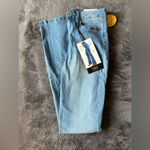 NWT Fashion Nova high rise flare jeans! - Picture 2 of 4